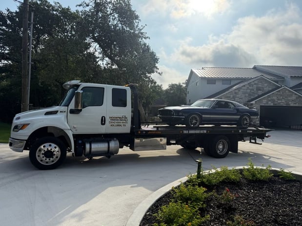 Images Hook 'Em Up Wrecker Service