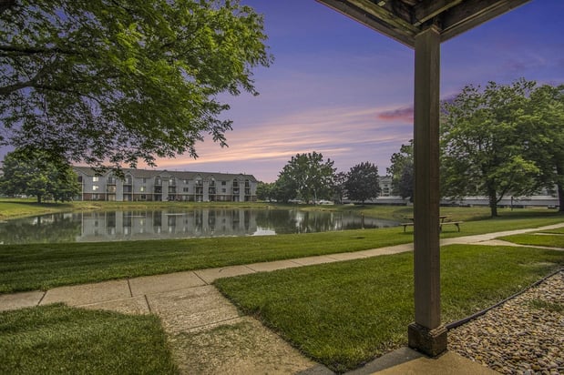 Images Indian Lakes Apartments