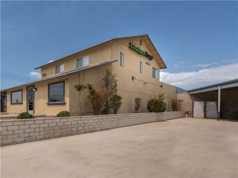 Beauty Image - Extra Space Storage at 16730 Walnut St, Hesperia, CA 92345