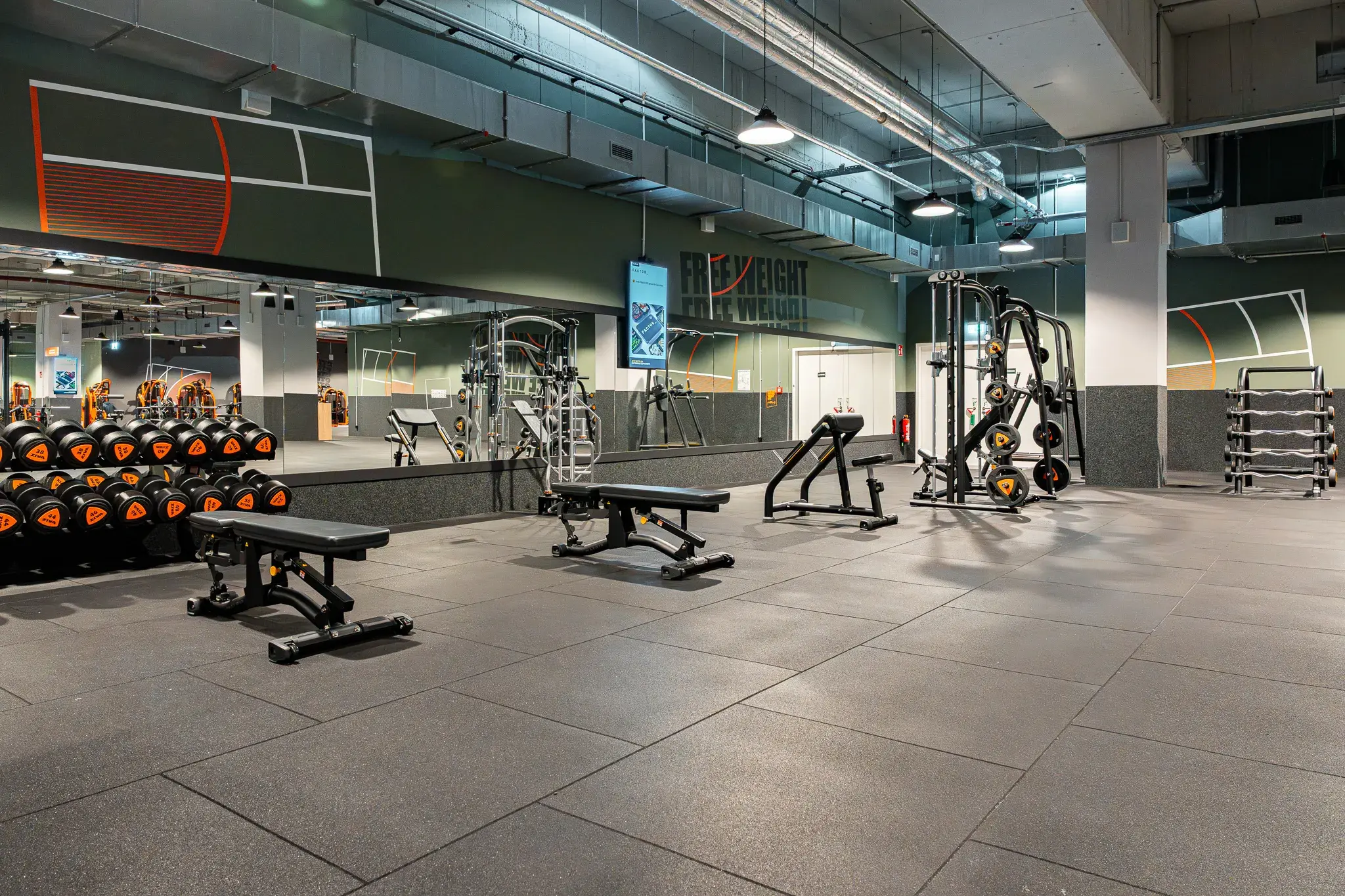 Basic-Fit, Willy-Brandt-Platz 7 in Essen