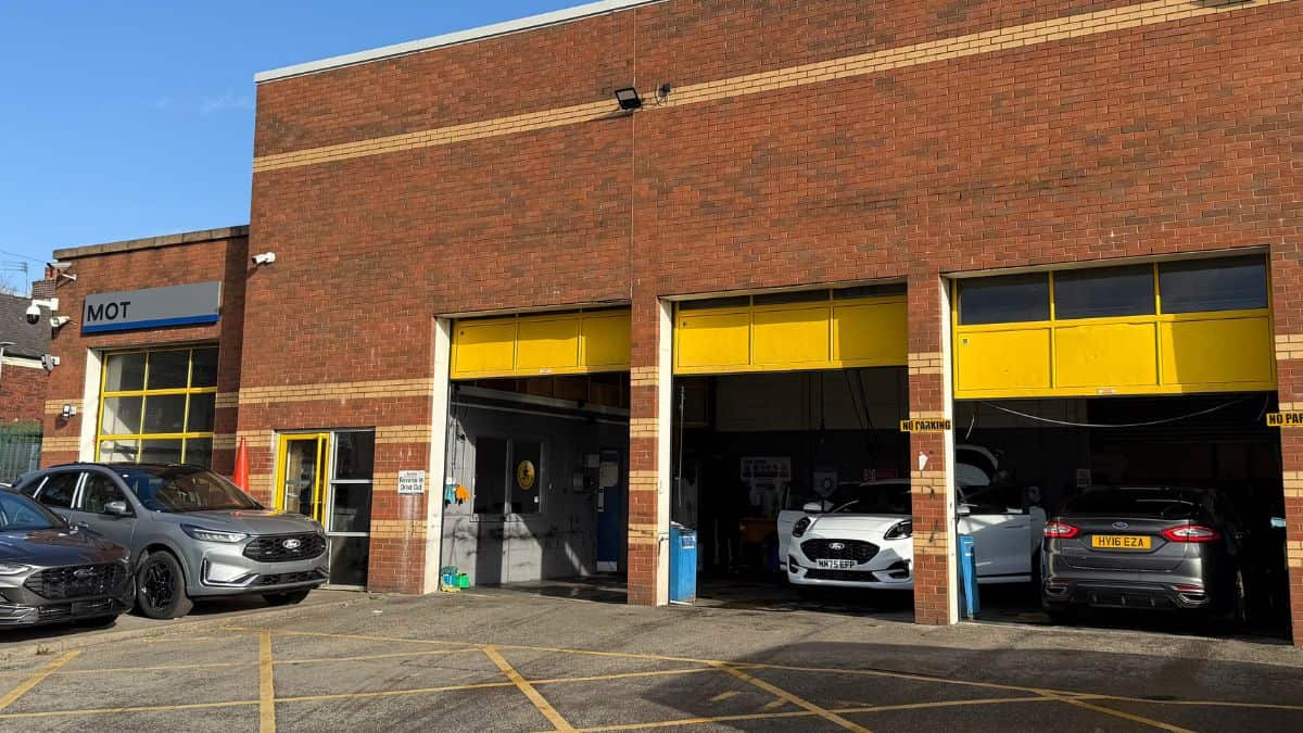 Images Evans Halshaw Ford Ashton under Lyne