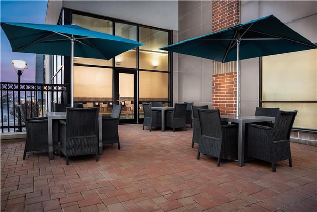 Images Hampton Inn & Suites Omaha-Downtown