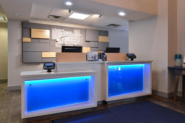 Images Holiday Inn Express & Suites Austin North Central by IHG