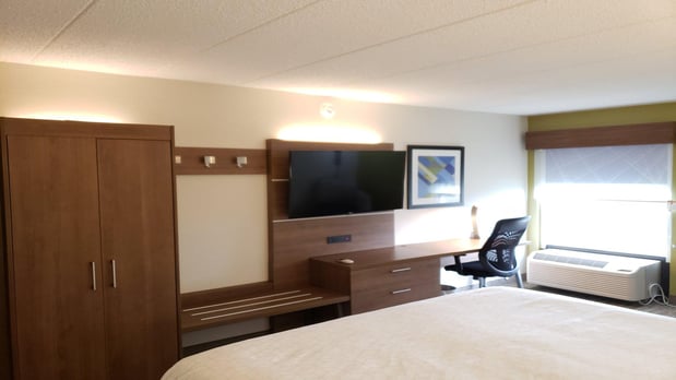 Images Holiday Inn Express Edgewood-Aberdeen-Bel Air by IHG