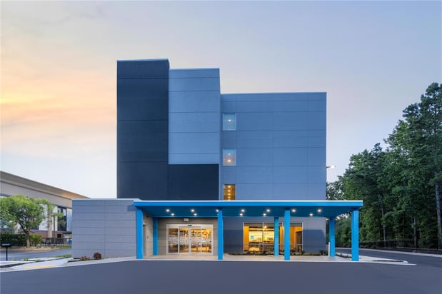 Images Tru by Hilton Commerce