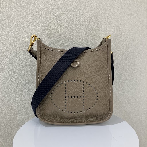 Images KOMEHYO（コメ兵）買取センターアミュプラザ鹿児島