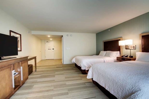 Images Hampton Inn & Suites Milwaukee West
