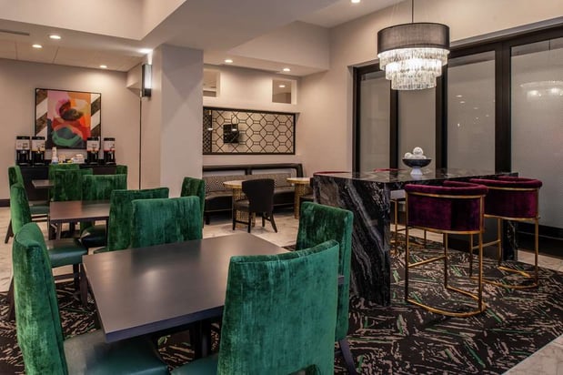 Images Hampton Inn & Suites Winston-Salem Downtown