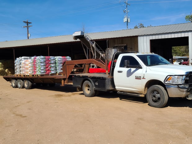 Images Llano Feed & Supply
