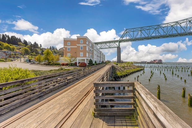 Images Holiday Inn Express & Suites Astoria by IHG