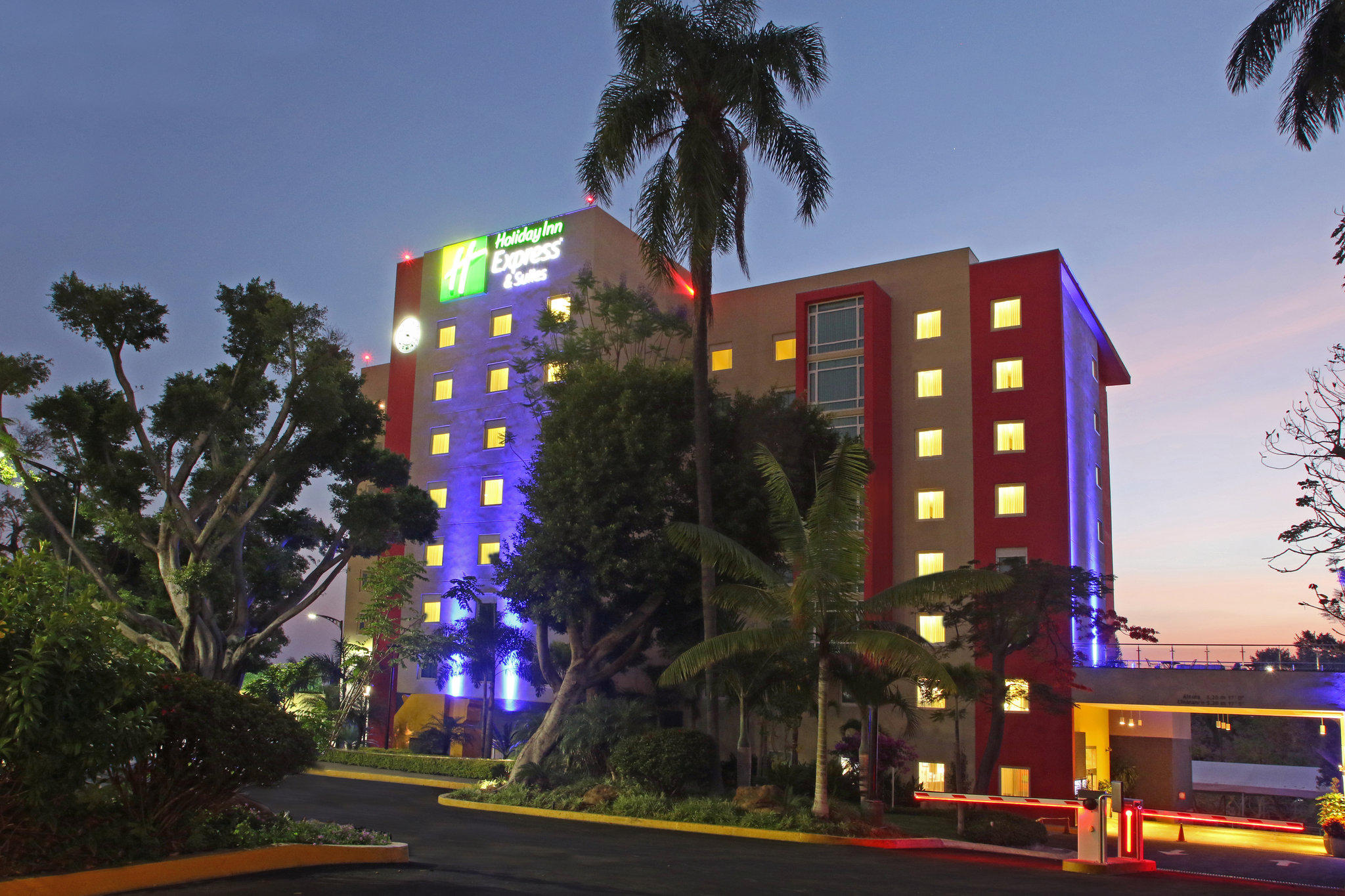 Images Holiday Inn Express & Suites Cuernavaca, an IHG Hotel
