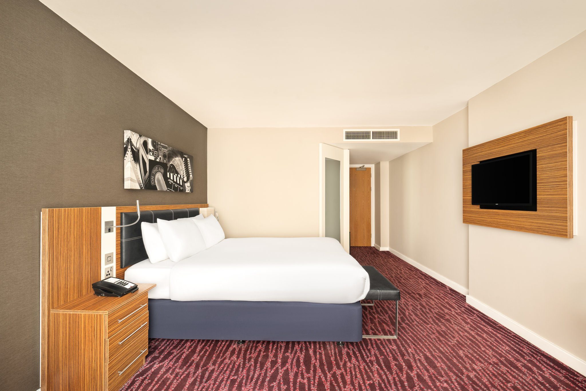 Images Holiday Inn Manchester - Mediacityuk by IHG