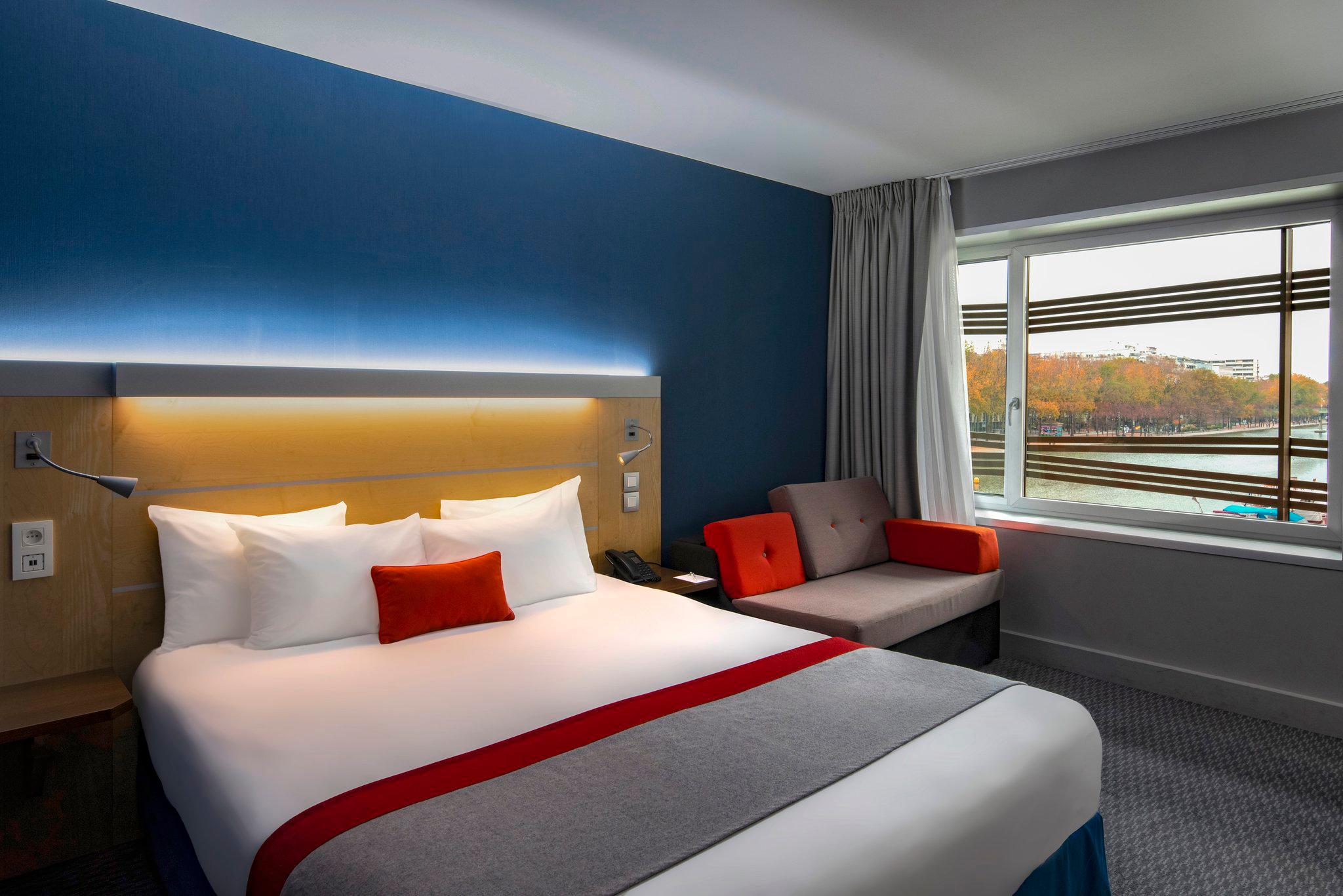 Images Holiday Inn Express Paris - Canal de la Villette, an IHG Hotel