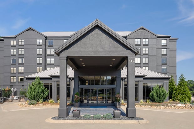 Images Crowne Plaza Nashville Airport by IHG