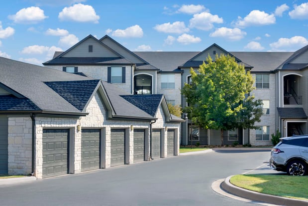 Images Camden Amber Oaks Apartments