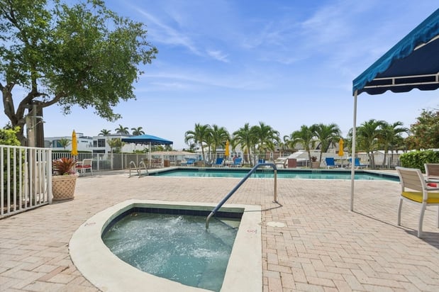 Images Five Star Premier Residences of Pompano Beach