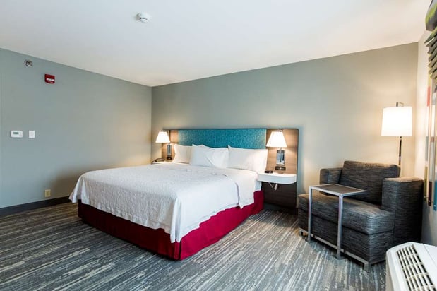 Images Hampton Inn Bismarck North