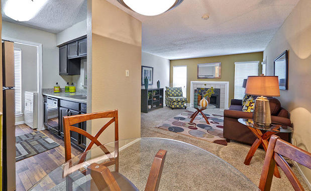 Images Hunters Point Apartments