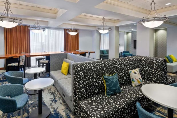 Images Hampton Inn & Suites Kansas City-Country Club Plaza