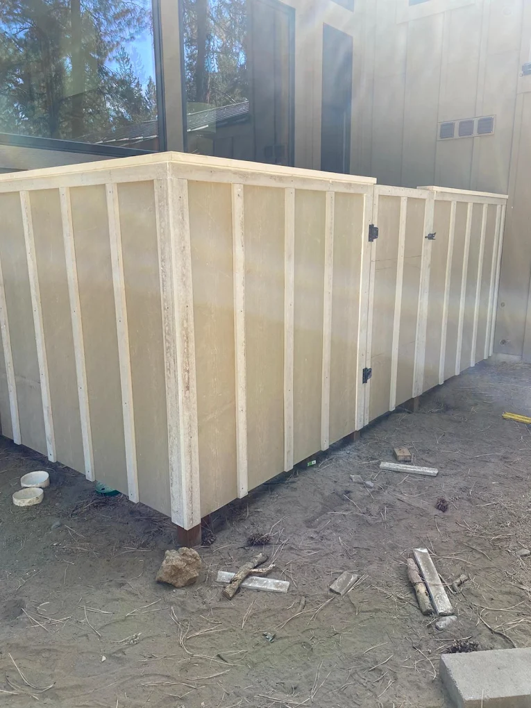 WHITE STALLION Image