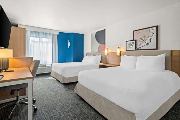 Images Spark by Hilton Oxford