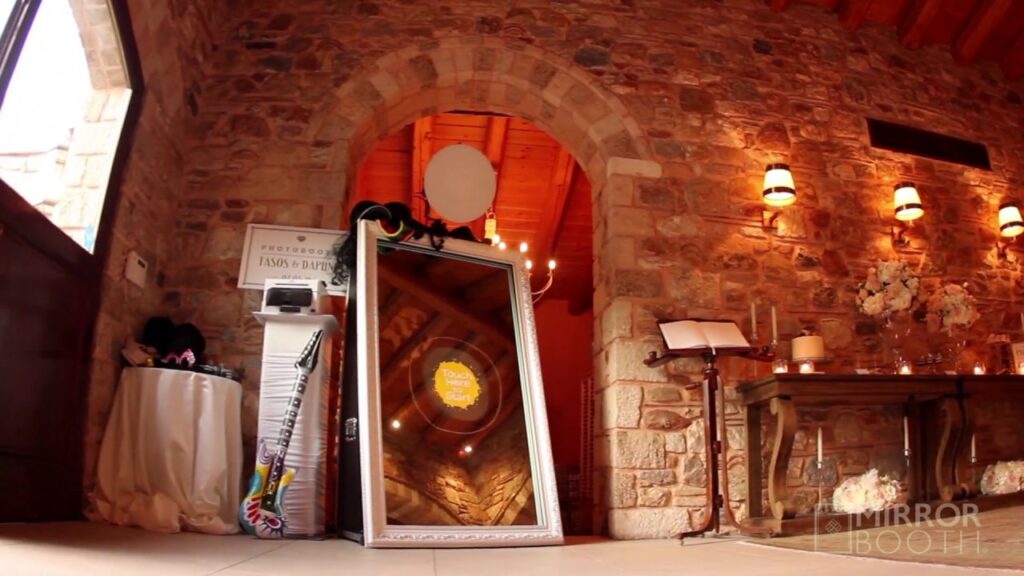 Selfie Expressions Photography Logo