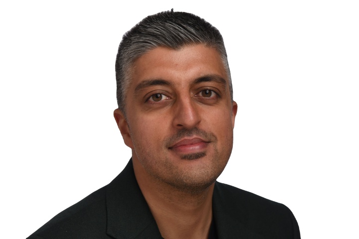 Gurj Bhamra, Optometrist in our Crewe store