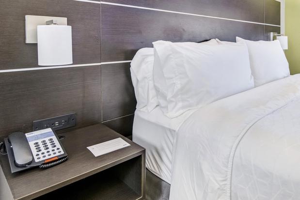 Images Holiday Inn Express & Suites Longview North by IHG