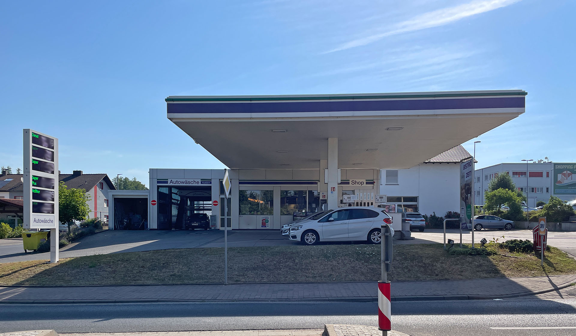 Bild 2 OIL! Tankstelle in Sulzbach