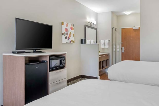 Images Best Western Plus Peppertree Inn at Omak