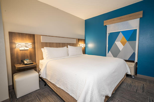 Images Holiday Inn Express & Suites Tampa Northwest-Oldsmar, an IHG Hotel