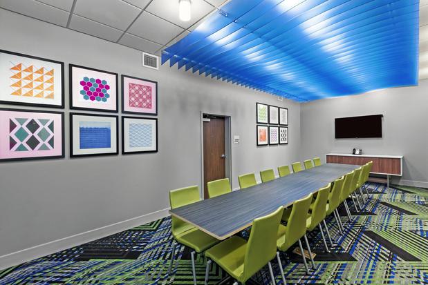 Images Holiday Inn Express & Suites Chanute by IHG