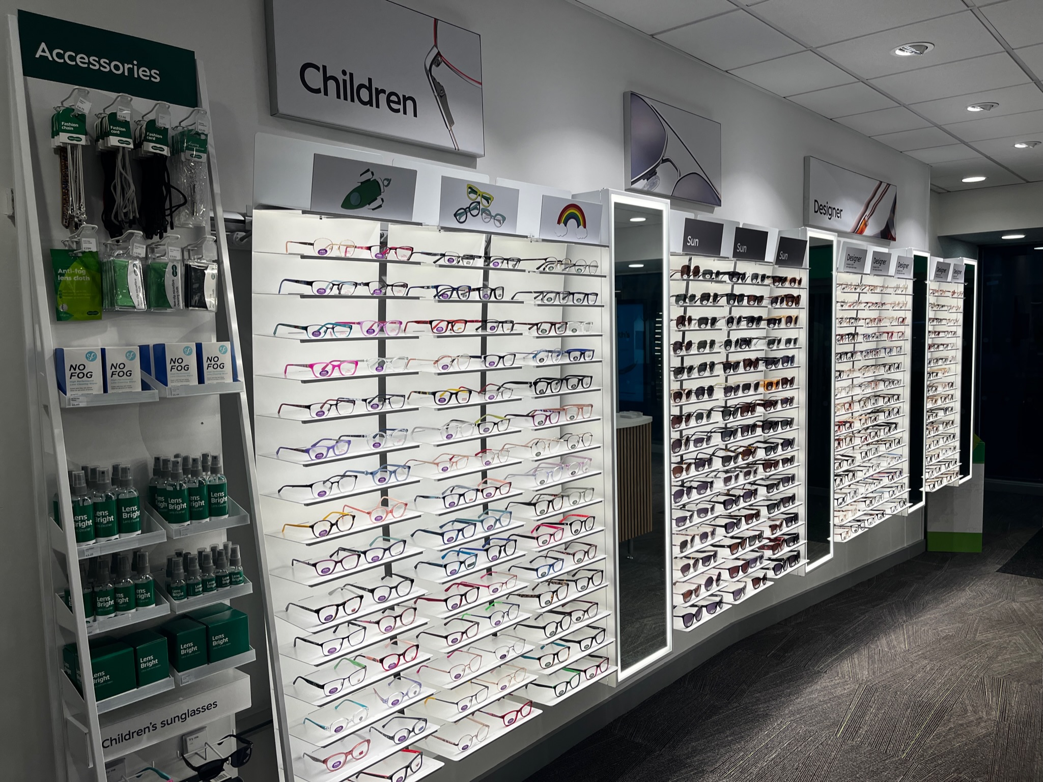 Specsavers Opticians and Audiologists - Nottingham Specsavers Opticians and Audiologists - Nottingham Nottingham 01159 588361
