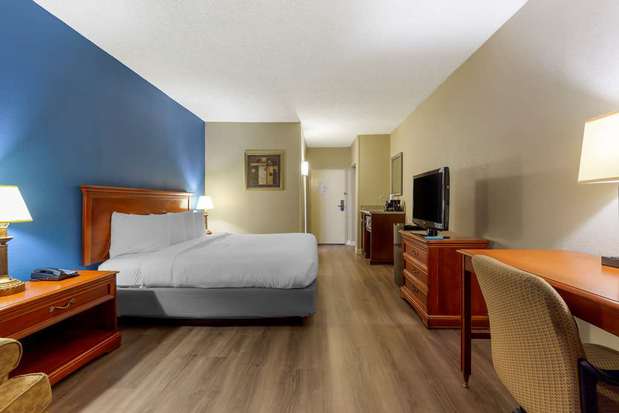 Images Best Western Plus Cary Inn - Nc State