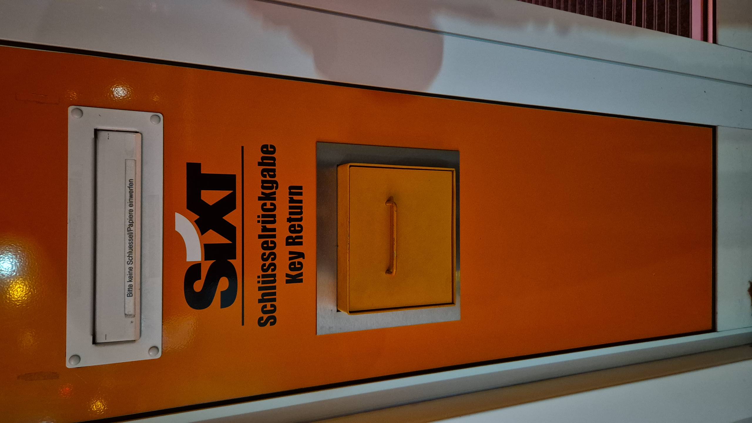 SIXT Autovermietung Karlsruhe Süd, Battstr. 2a in Karlsruhe