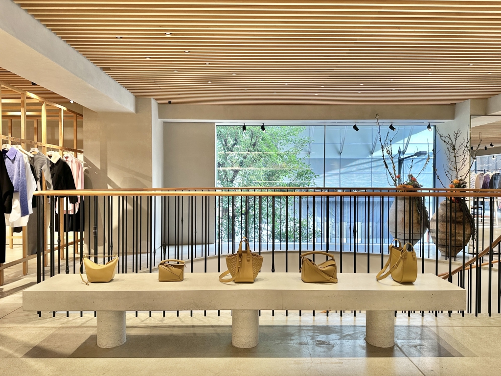 Images Casa LOEWE 東京