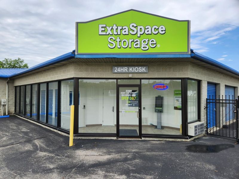 Beauty Image - Storage Express at 2225 E 10th St, Jeffersonville, IN 47130