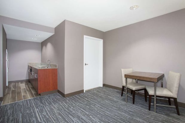 Images Hampton Inn & Suites Denver-Downtown