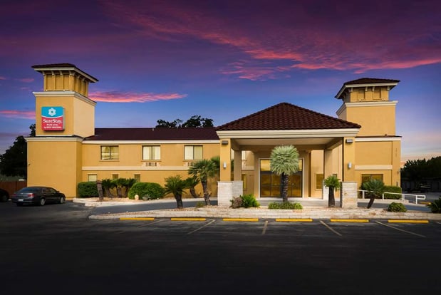 Images SureStay Plus by Best Western San Antonio North