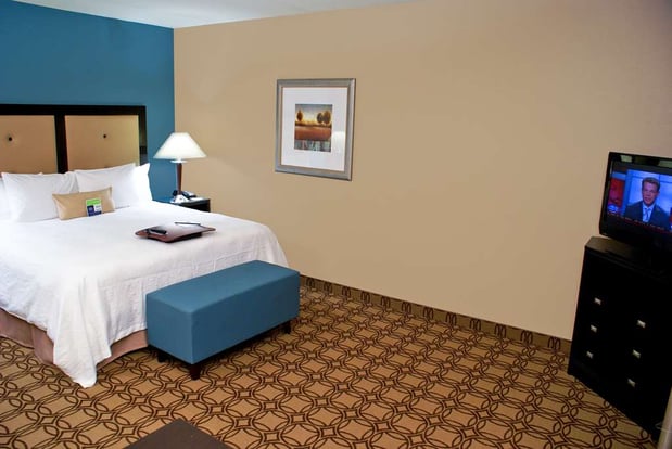 Images Hampton Inn & Suites Charlotte-Airport