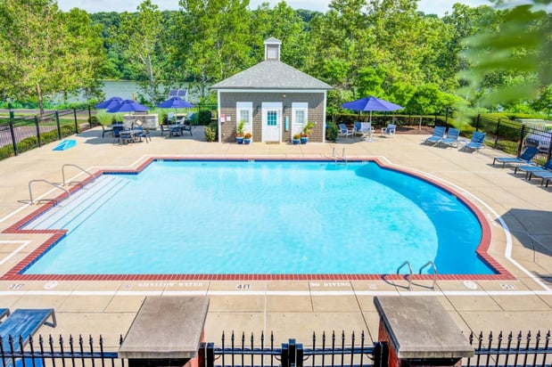 Images The Waterfront Apartments & Townhomes