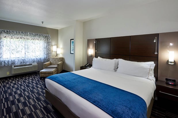 Images Holiday Inn Express & Suites Birmingham South - Pelham by IHG
