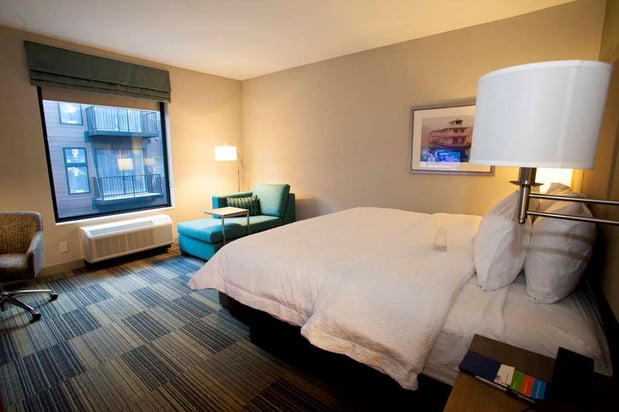 Images Hampton Inn & Suites Downtown St. Paul