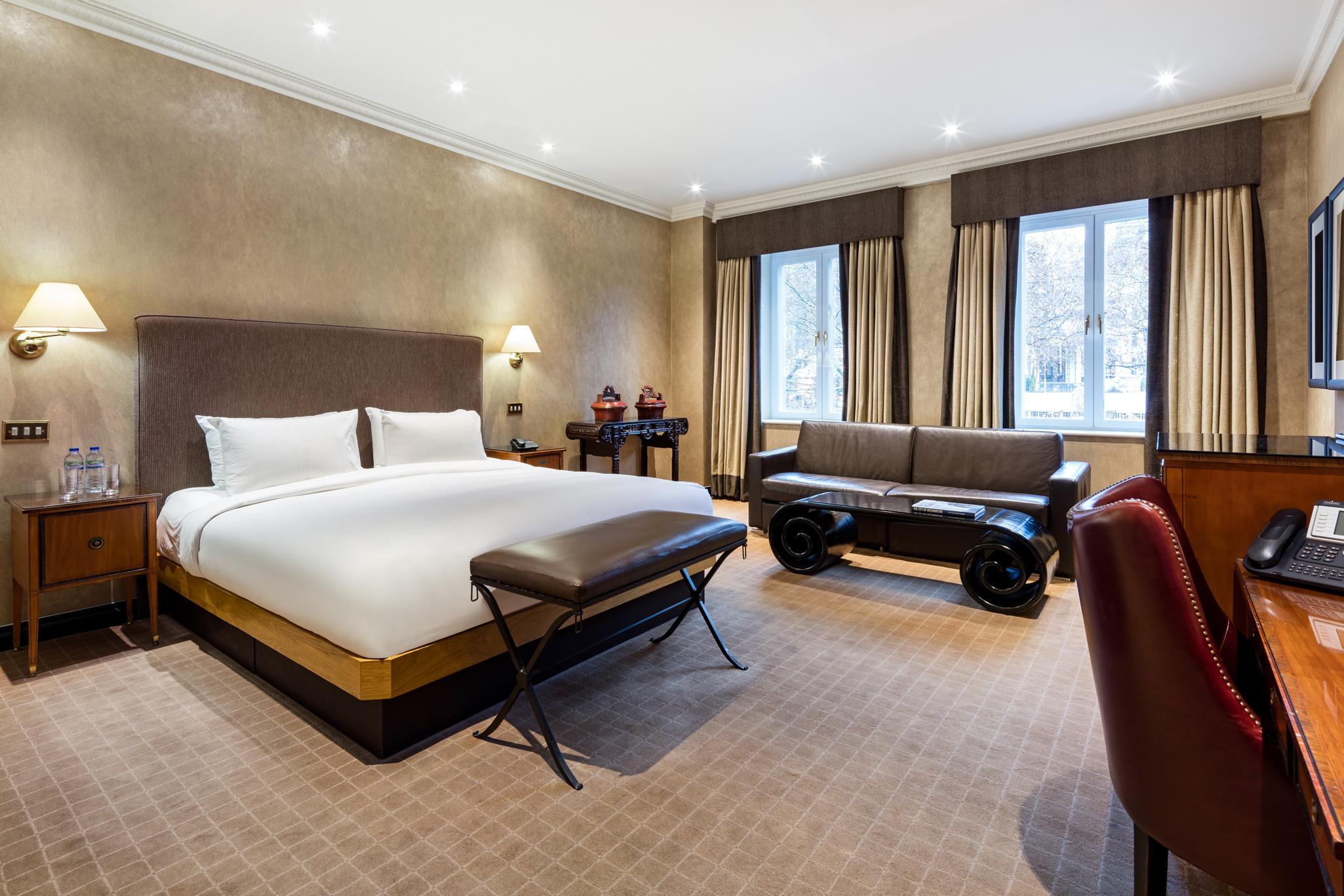 Studio Suite Radisson Blu Edwardian Hampshire Hotel, London London 020 7839 9399