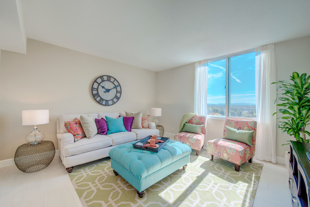 Images Vi at La Jolla Village