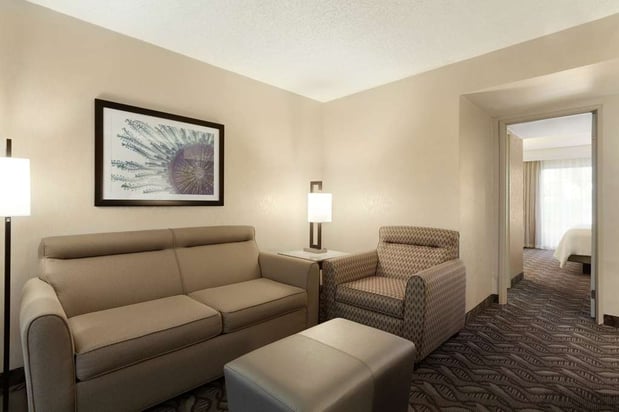 Images Embassy Suites by Hilton Arcadia Pasadena Area