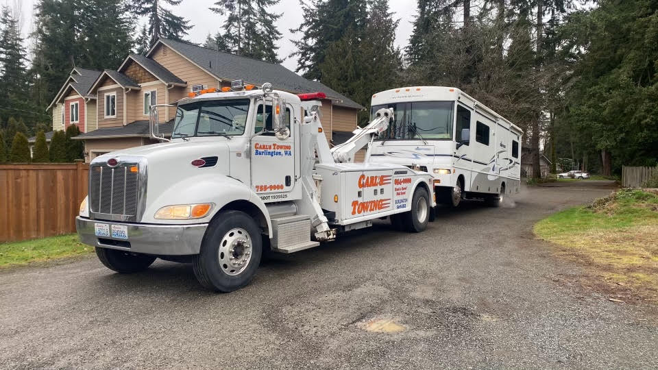 Carl's Towing Image