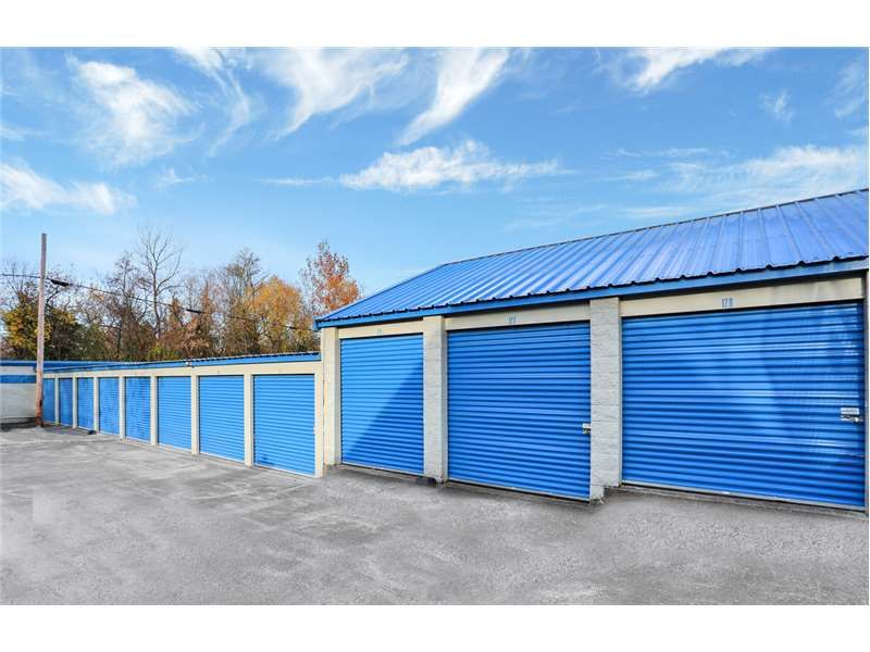 Exterior Units - Storage Express at 935 State St, New Albany, IN 47150