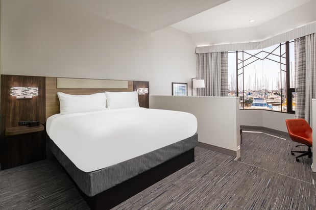 Images Holiday Inn Express & Suites Ventura Harbor by IHG