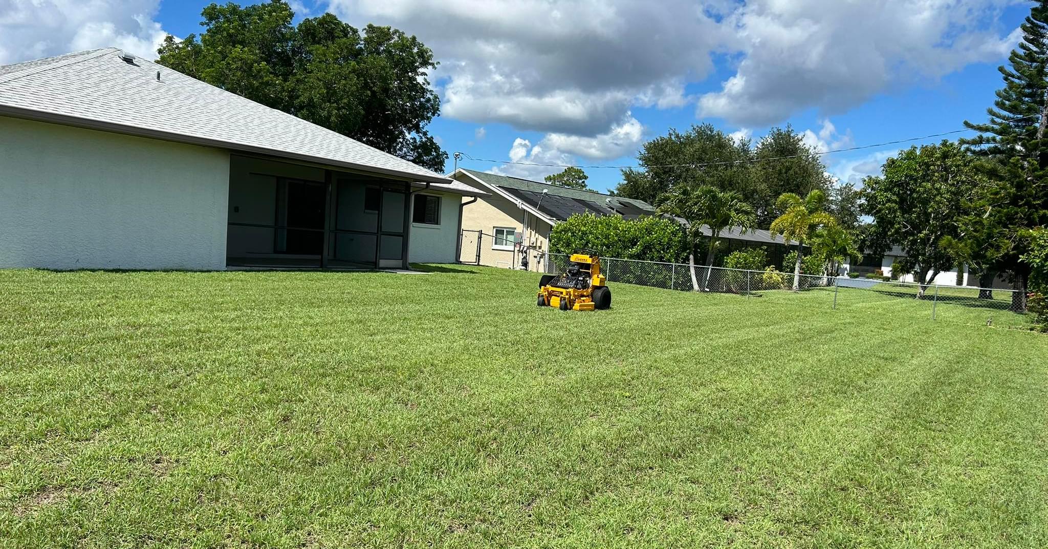 Elitelawncare of SWFL Logo